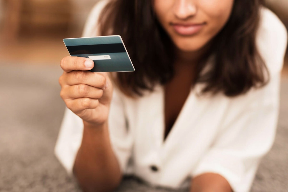 featured image - Things to Know Before You Start Using a Credit Card